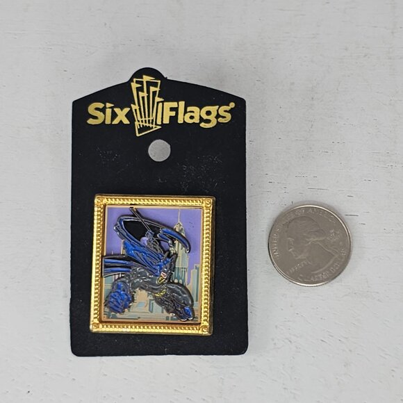 Batman Gotham City Gold Pin Enamel Square Design By Six Flags - Picture 4 of 4